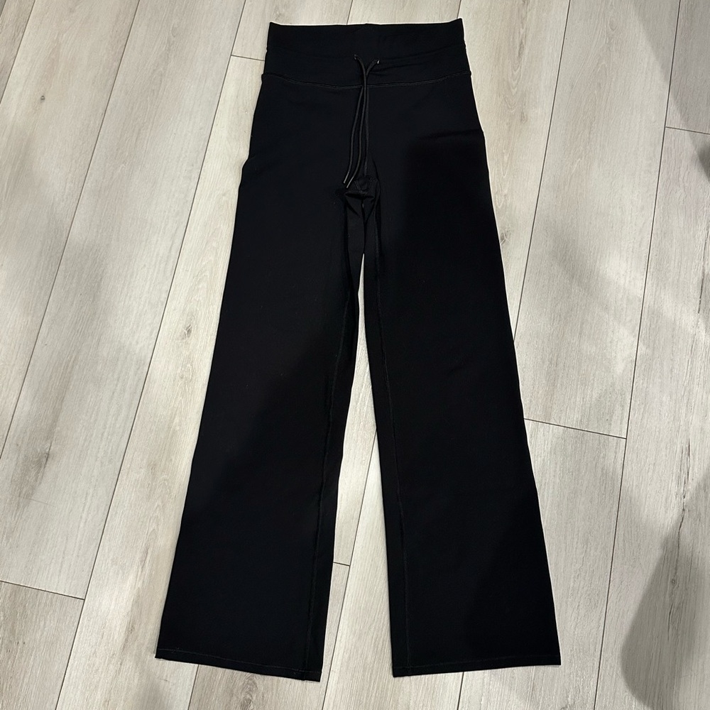 Vuori Daily Wideleg Pants